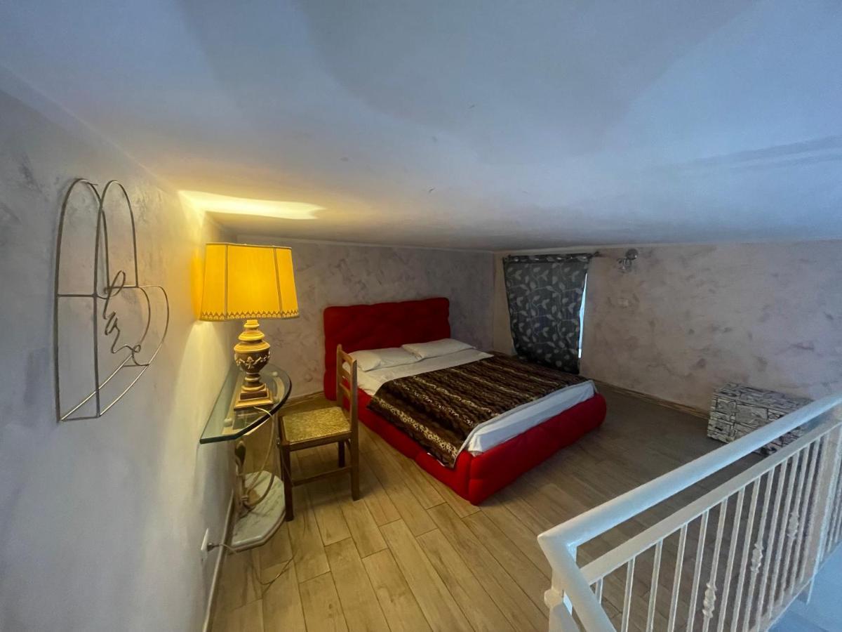 Da Walter 2 ,Holiday Home In The Centre Catania Kültér fotó