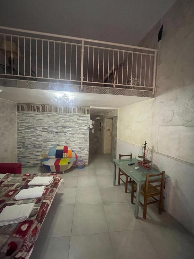 Da Walter 2 ,Holiday Home In The Centre Catania Kültér fotó